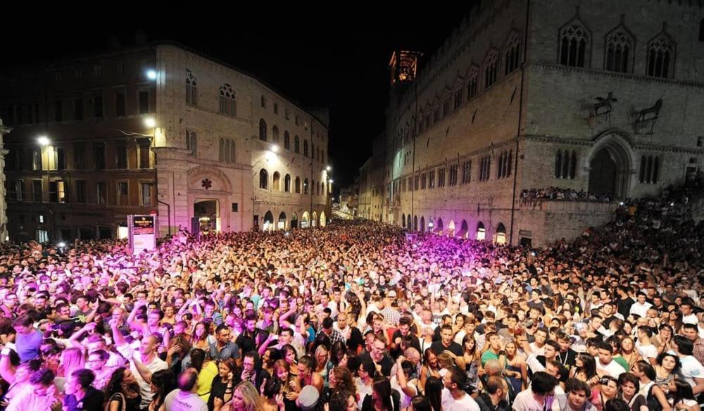 شقة Ampio E Luminoso Monolocale بيرودجا المظهر الخارجي الصورة